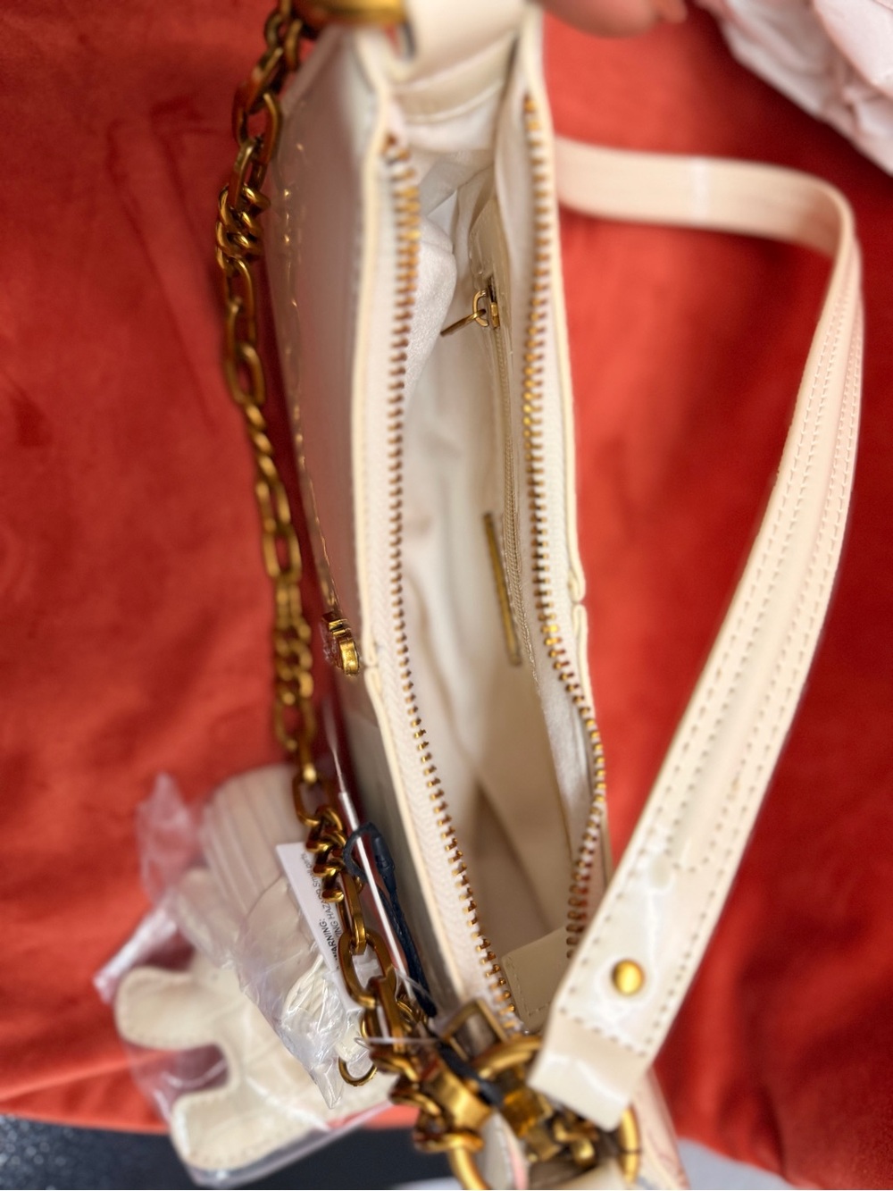 Steve Madden Cream Shoulder Bag with Gold Chain - Picture 5 of 6
